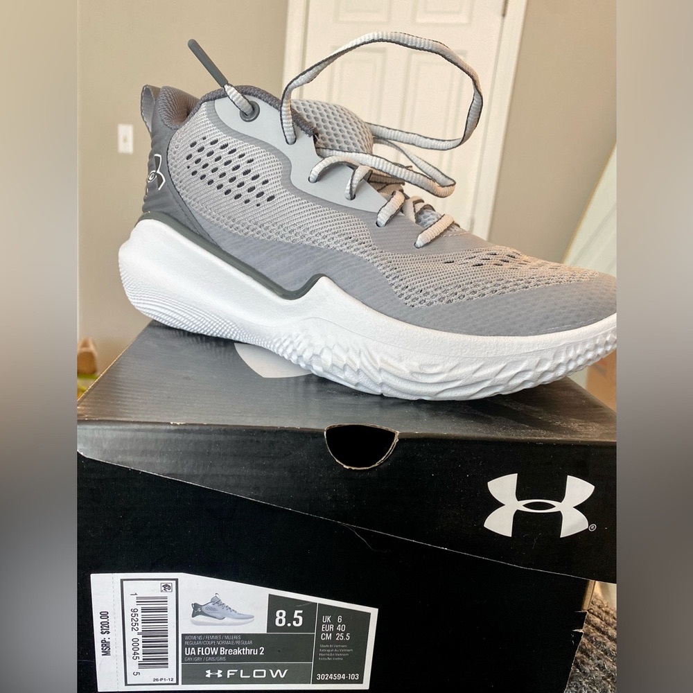 Under Amour basketball Women’s basketball sneakers